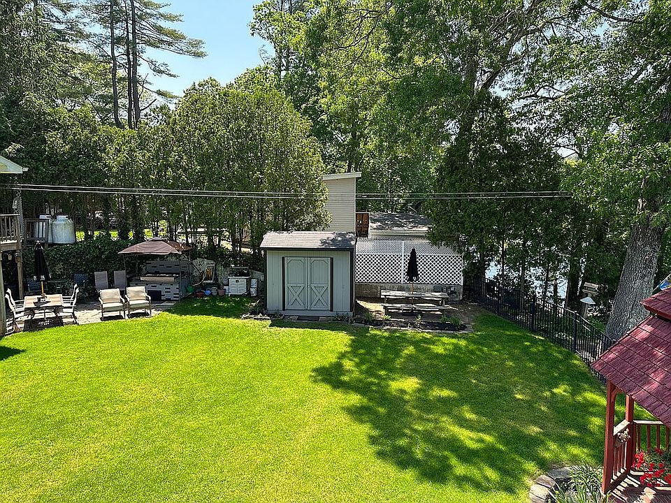2nd image of 5 Sheldon Cir