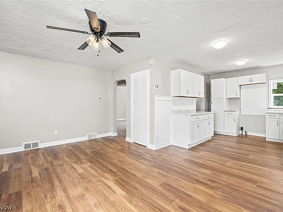 5th image of 2981 Cormany Rd