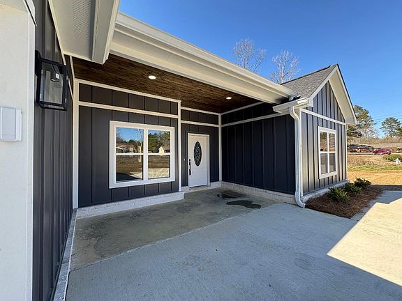 2nd image of 259 N 3rd Ave