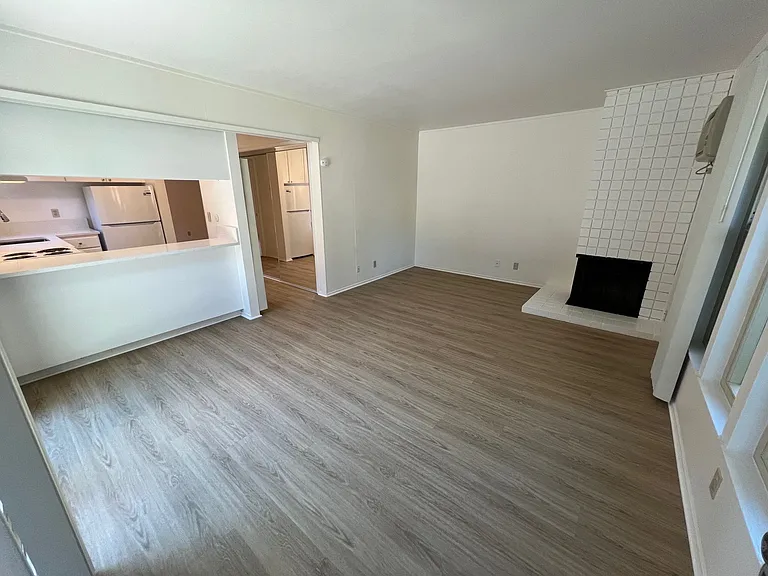 Camelback South Apartments — Photo 6