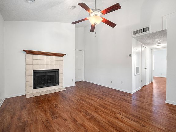 5th image of 203 E 31st St APT 312