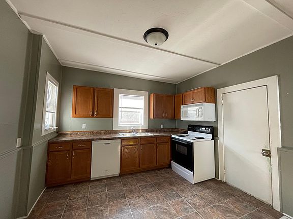 2nd image of 339 E Michigan St