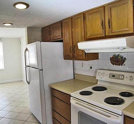 4th image of 8812 Vicksburg Ct