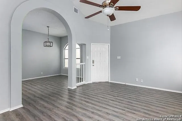 3 bed, 1270 sqft, $1,595 — Photo 3