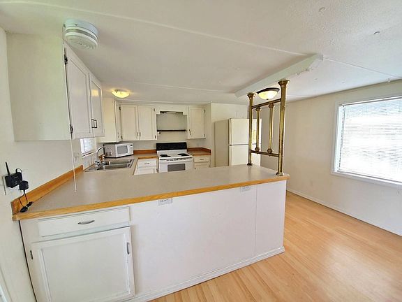 3rd image of 7826 Road C SE