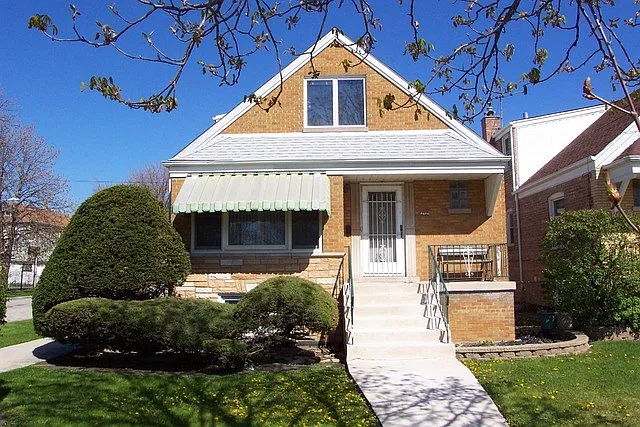 4601 S Kedvale Ave photo 1