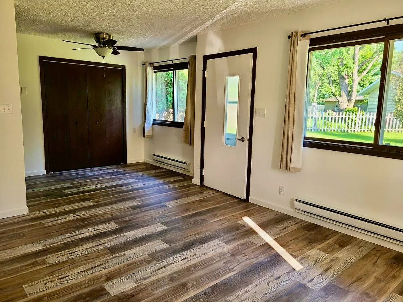 560 Valley Dr — Photo 4