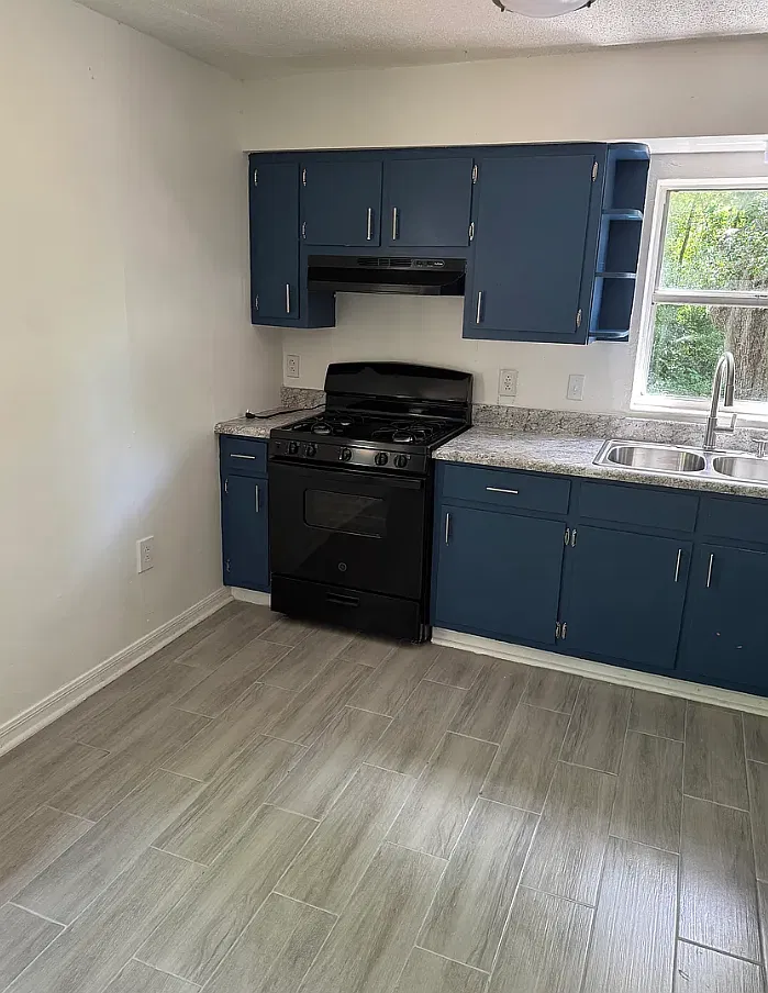 3 bed, 1040 sqft, $1,550 — Photo 4