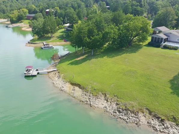1230 Owens Ln, Dandridge, TN 37725