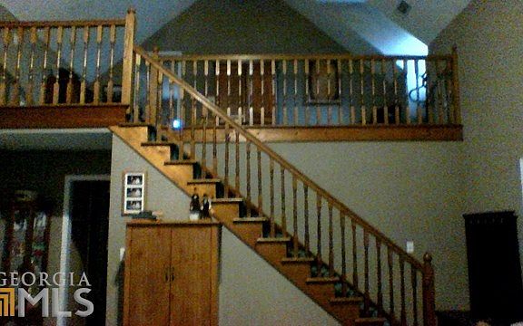 4th image of 220 Avalon Way