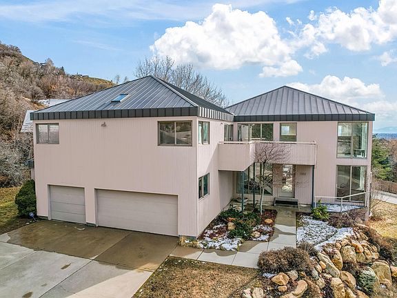 2nd image of 3552 E Heughs Canyon Cir
