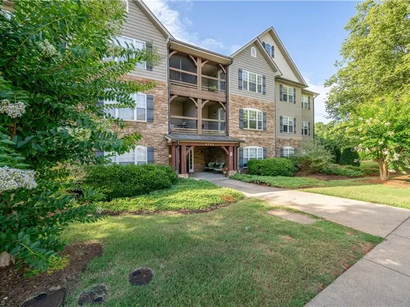 4732 Tatton Park Cir Unit 2B, Winston Salem, NC 27103