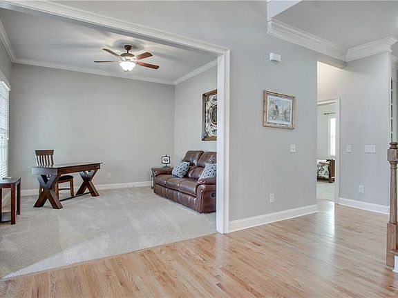 4th image of 3935 Stanford Dr