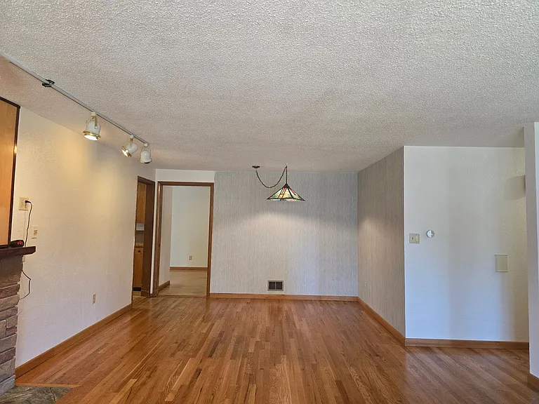 1012 N Villard St — Photo 19