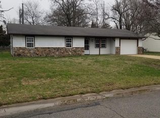 907 SE H St, Bentonville, AR 72712