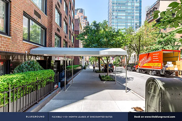 Rented by The Blueground | media 25