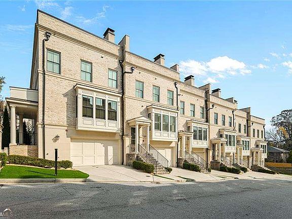 4th image of 3715 Peachtree Rd NE Unit 2