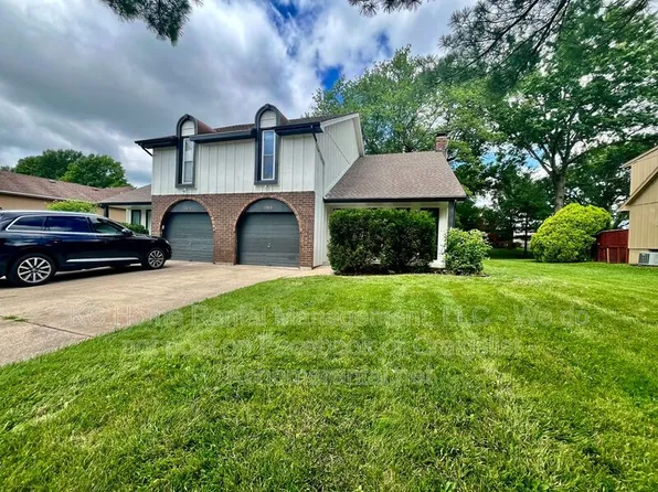 3868 SW Harbor Dr, Lees Summit, MO 64082