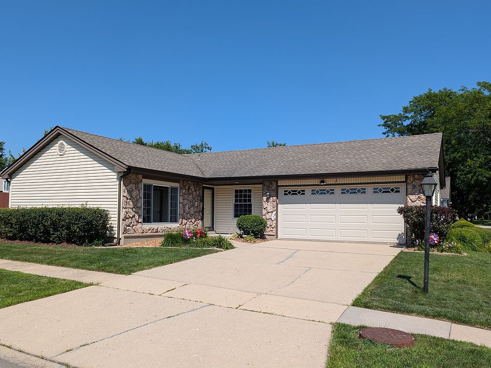 1st image of 1 Oak Meadow Ct