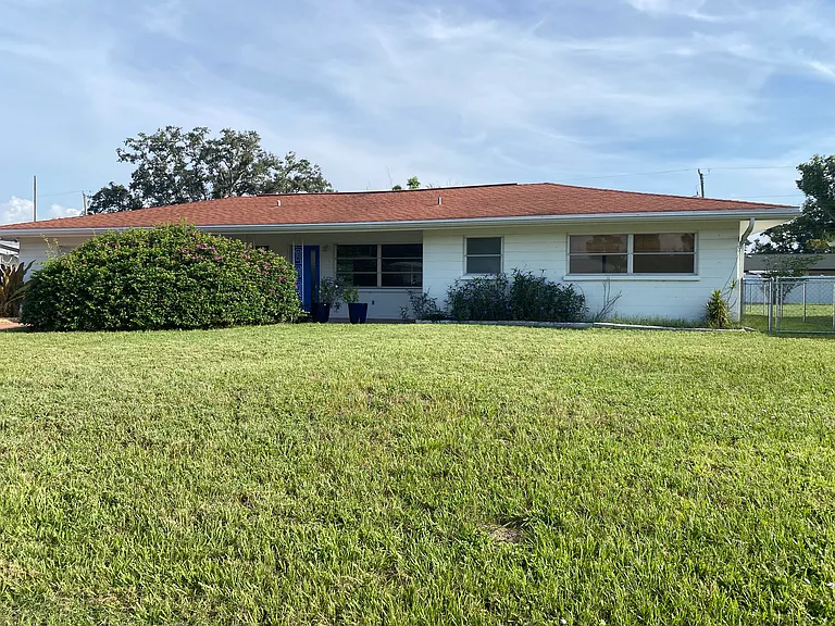 2335 Sunnyside Pl — Photo 1