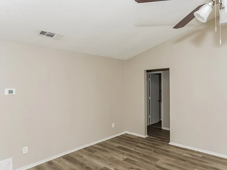 6004 Cool Springs Dr — Photo 4
