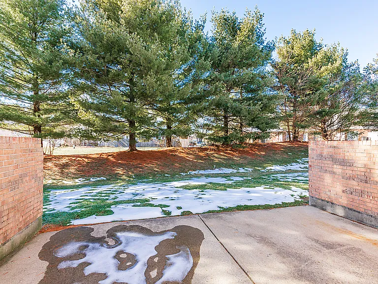 4104 Otter Creek Dr — Photo 3