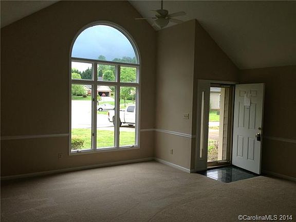 5th image of 3045 Foxborough Ct