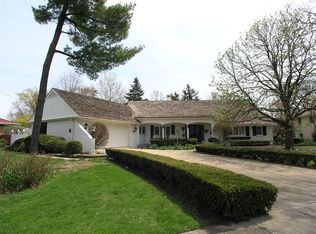 353 Gatesby Rd, Riverside, IL 60546