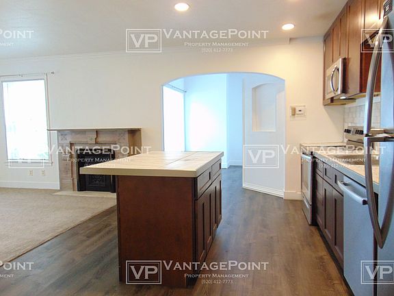 4th image of 433 S Van Buren St #5