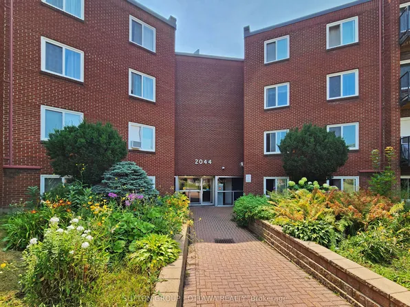 2044 Arrowsmith Dr #202A, Ottawa, ON K1J 7V8