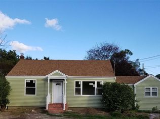 39 Pine Neck Ave, East Patchogue, NY 11772