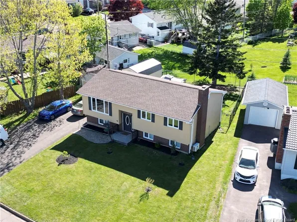 10 Hopper St, Moncton, NB E1C 8Y5