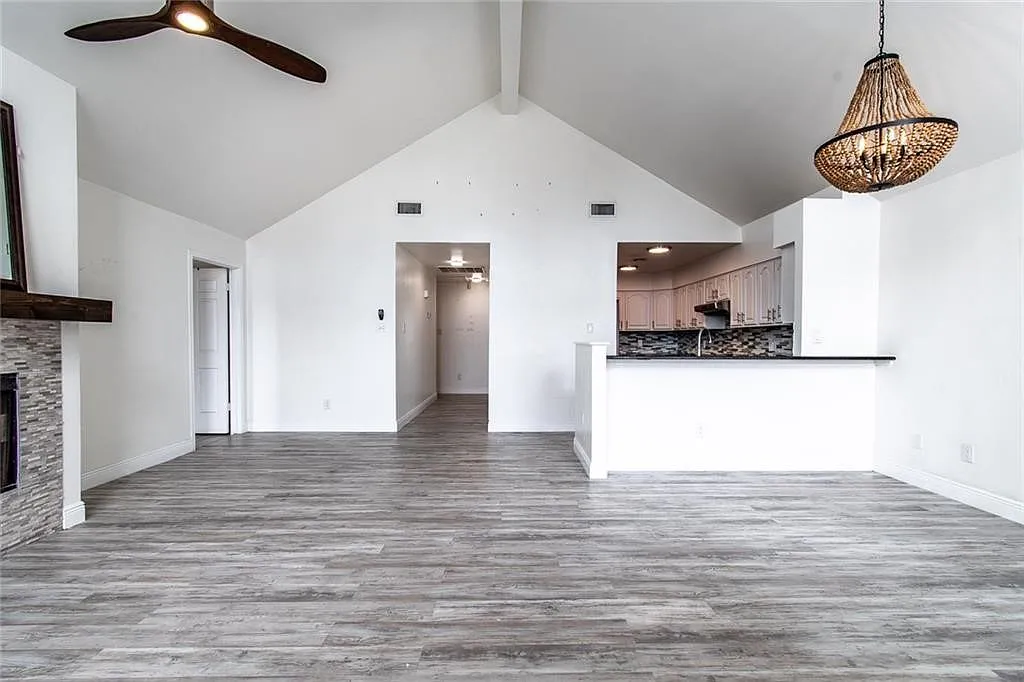 3 bed, 2.0 bath, 1526 sqft, $2,800 — Photo 4