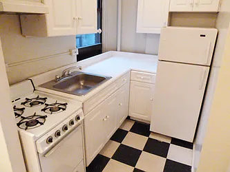 Rented by DSA Realty Midtown West