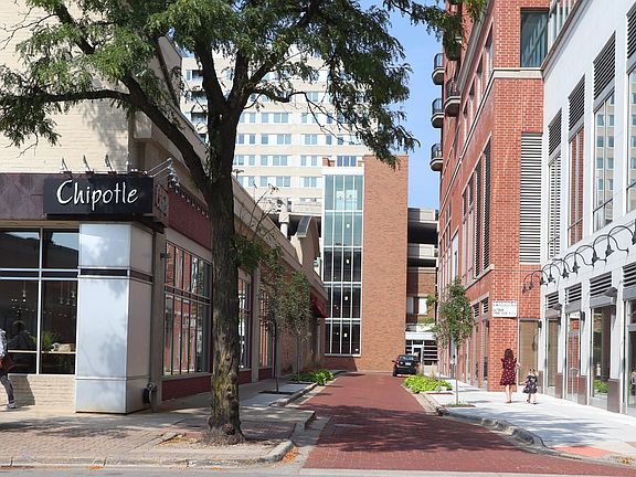 2nd image of 1124 Lake St #512