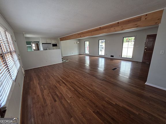 5th image of 135 Tara Way