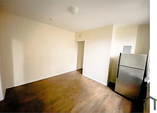 5th image of 800 E 160th St APT 4C