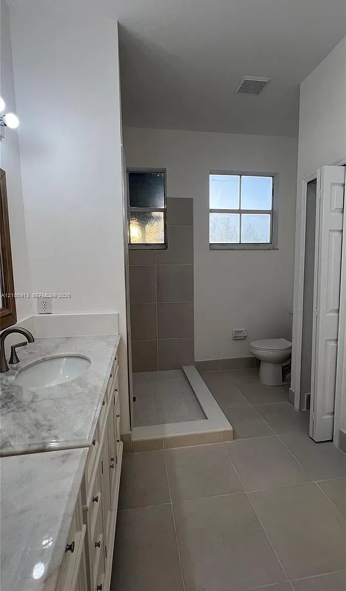 3 bed, 2.5 bath, 1739 sqft, $2,995 — Photo 4