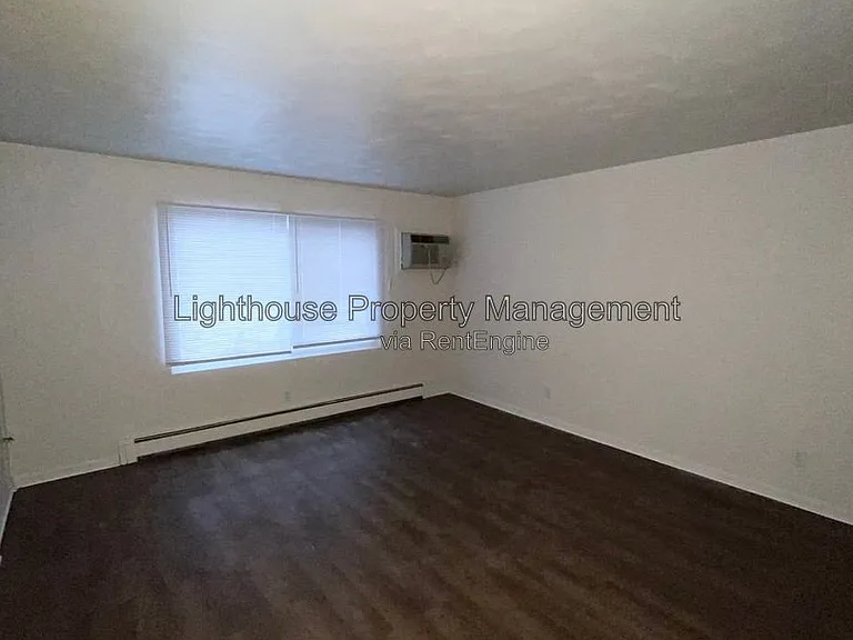 1924 Sunnyside Dr — Photo 4