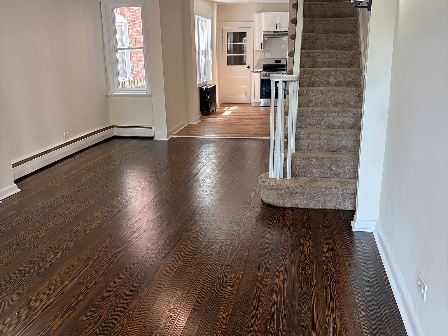 915 Anchorage St — Photo 3