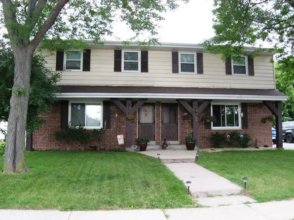 835 State St, Oconomowoc, WI 53066