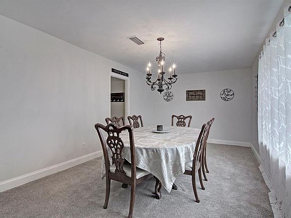 2nd image of 2837 Selma Ln