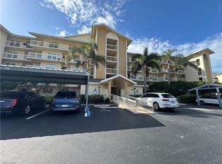 320 Horse Creek Dr APT 105, Naples, FL 34110