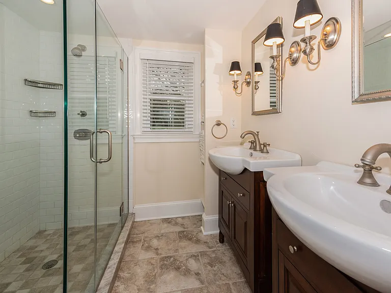 245 Old Town Rd — Photo 16