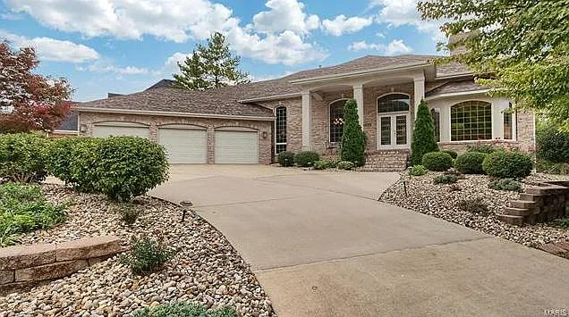 2016 Golf Course View Dr photo 1