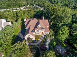 57 Overlook Rdg, Oakland, NJ 07436