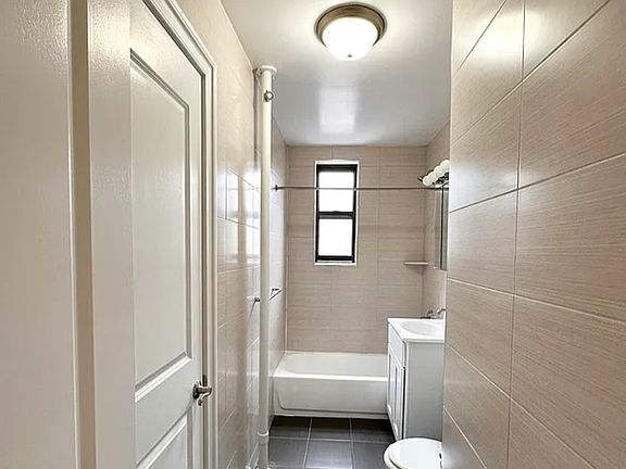 5th image of 12030 Queens Blvd APT 406