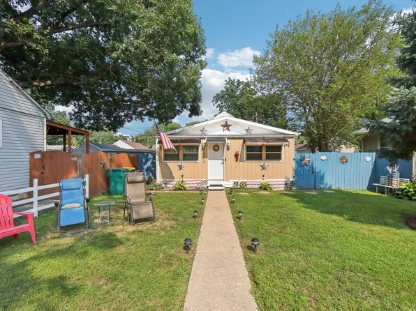 424 Park Dr, Joliet, IL 60436