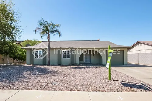 8925 W Meadowbrook Avenue Photo 1