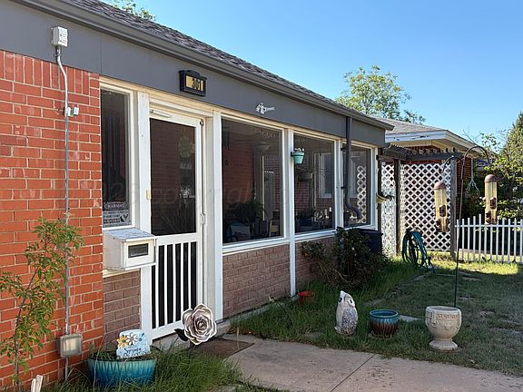 3rd image of 2301 N Mary Ellen St
